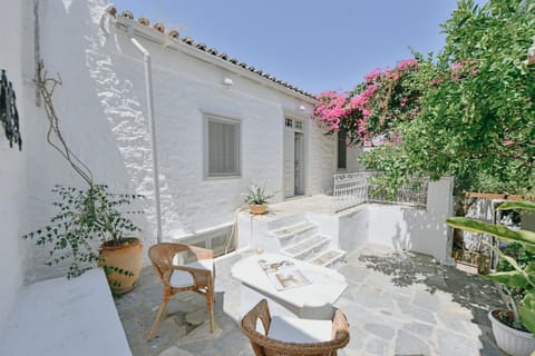Patio, Seating area, Garden view