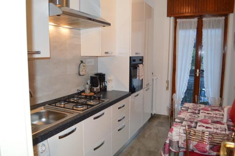 Betty's House Apartment in Mandello del Lario