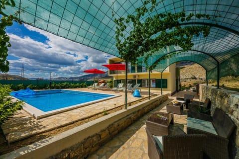 Property building, Mountain view, Pool view