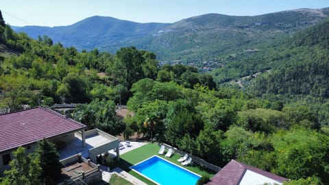 Day, Natural landscape, Bird's eye view, Mountain view, Pool view, Swimming pool, sunbed