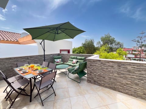 Property building, Day, View (from property/room), Balcony/Terrace, Balcony/Terrace, Living room, Dining area