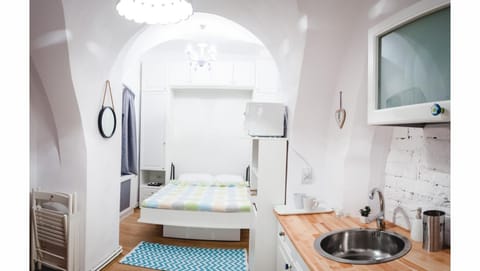 Property building, Kitchen or kitchenette, Bedroom