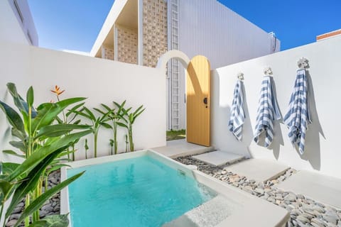 Balcony/Terrace, Swimming pool