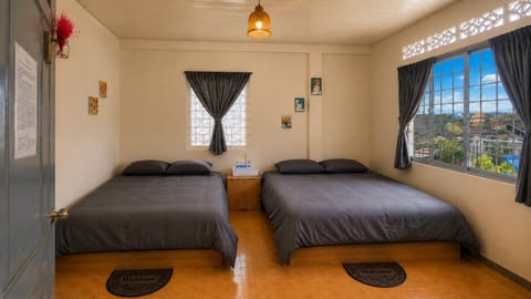 Bed, Photo of the whole room, Bedroom, City view, City view, Family