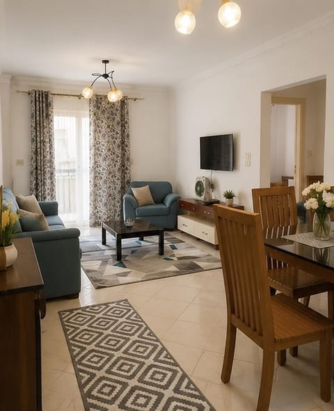 Communal lounge/ TV room, TV and multimedia, Living room, Dining area
