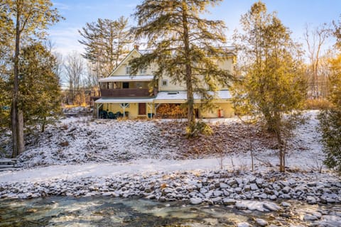 Property building, Natural landscape, Winter