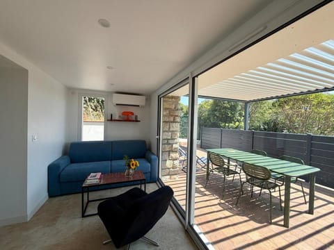 Day, View (from property/room), Balcony/Terrace, Living room, air conditioner