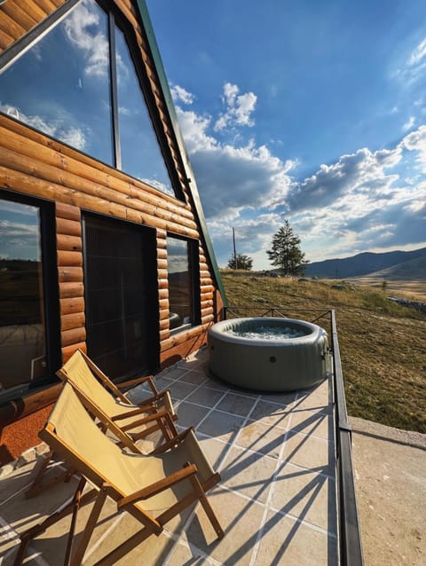 Patio, Natural landscape, Hot Tub, Mountain view