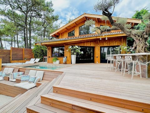Property building, Pool view