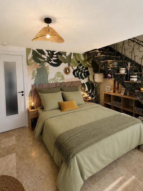 Bed, Bedroom