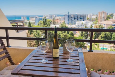 View (from property/room), Balcony/Terrace, City view, Sea view