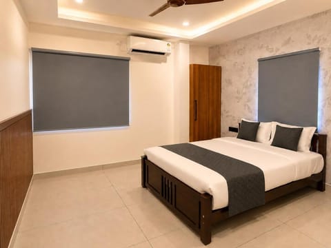 Bedroom, wardrobe, air conditioner