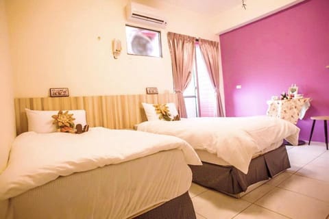 Bedroom, bunk bed