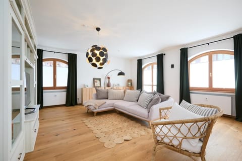 Living room, Photo of the whole room, Seating area