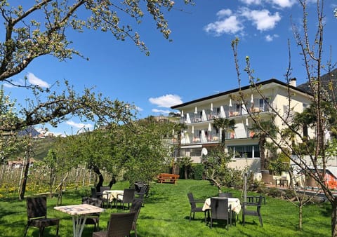 Facade/entrance, Garden, Swimming pool