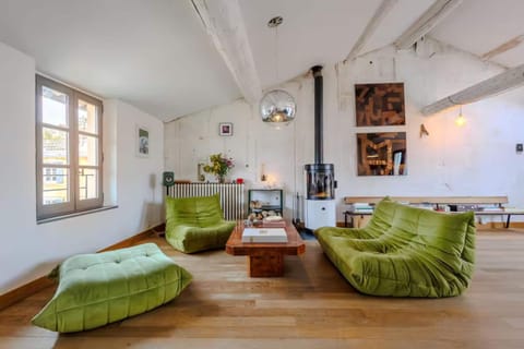 Living room, Seating area, fireplace