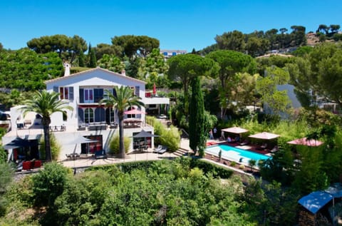 Property building, Bird's eye view, Swimming pool