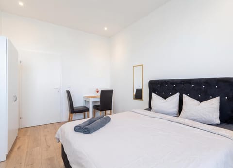 Bed, Bedroom, wardrobe