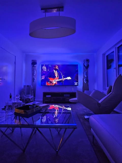 Communal lounge/ TV room, TV and multimedia, Living room, Seating area