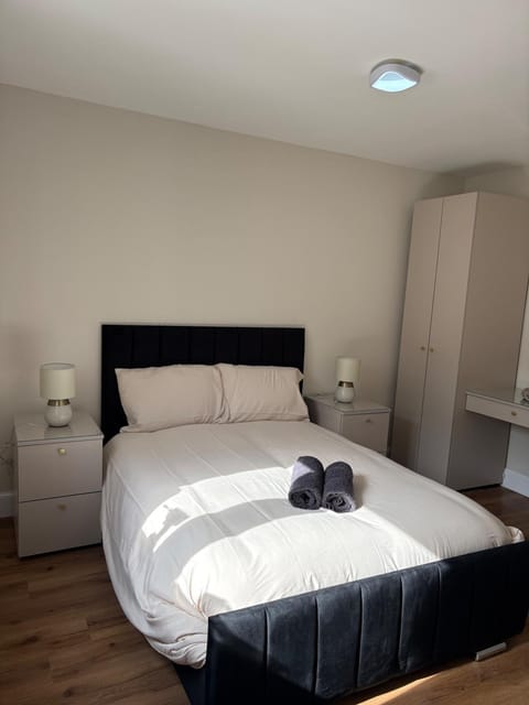 Bed, Bedroom, towels, wardrobe
