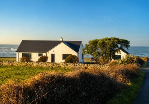 Property building, View (from property/room), Garden view, Landmark view, Sea view, Inner courtyard view
