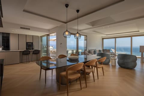 Natural landscape, Kitchen or kitchenette, Living room, Seating area, Dining area, Sea view
