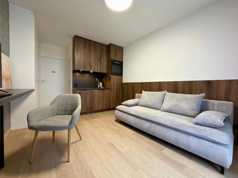 Kitchen or kitchenette, Seating area
