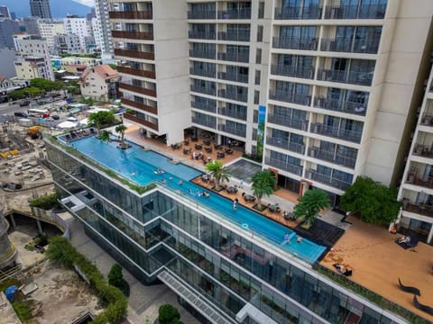 Property building, Swimming pool