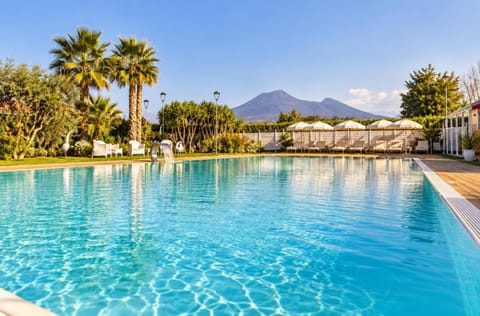 Natural landscape, Mountain view, Pool view, Swimming pool, sunbed