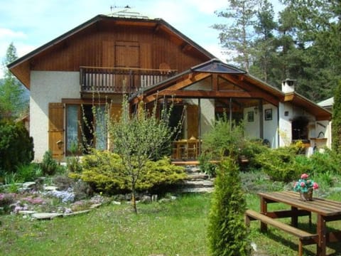 Spring, Day, BBQ facilities, Garden, Garden view