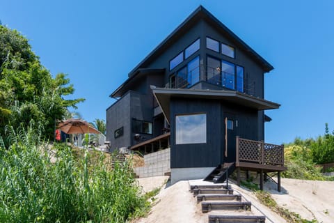 Property building, Spring, Day, Garden