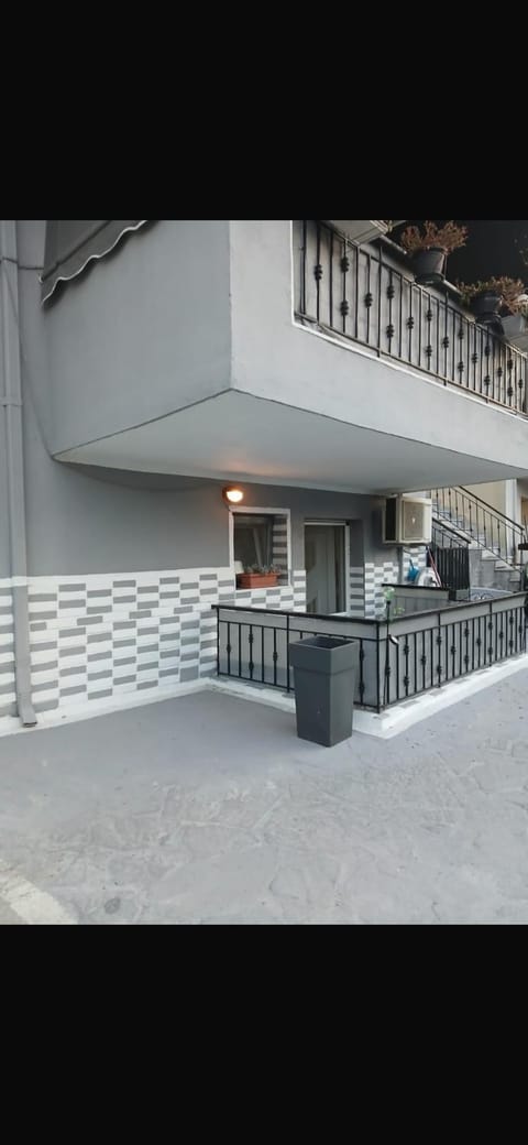 Property building, Day, View (from property/room), Balcony/Terrace