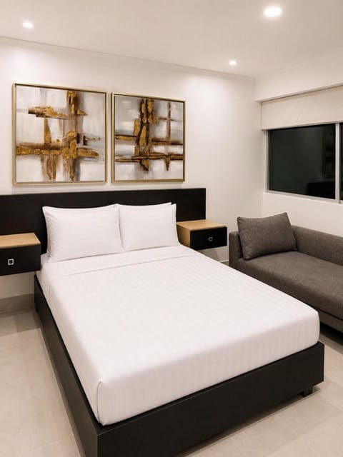 Bed, TV and multimedia, Living room, Photo of the whole room, Bedroom