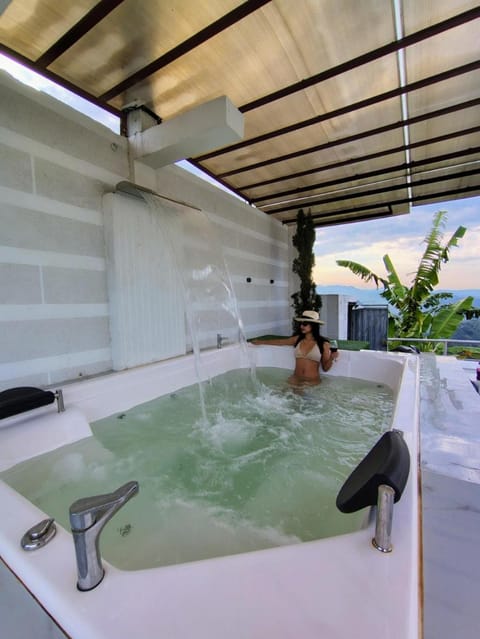 Hot Tub, Bath