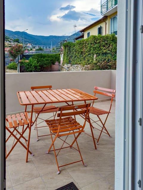 Patio, Day, Natural landscape, View (from property/room), Balcony/Terrace, Mountain view