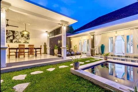 Patio, Natural landscape, Garden, Garden view, Pool view, Swimming pool, sunbed