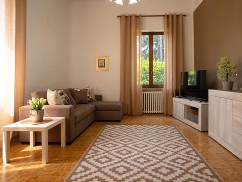 TV and multimedia, Living room, Seating area, internet
