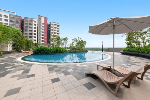 Property building, Balcony/Terrace, Swimming pool