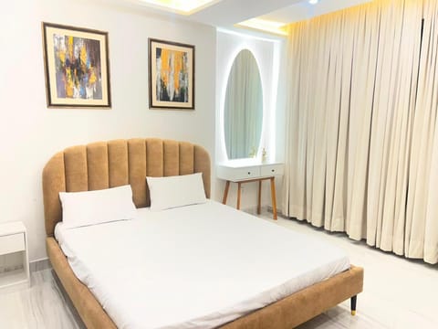 Bed, Living room
