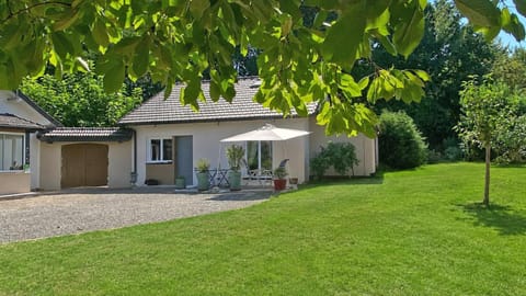 Property building, Patio, Garden, Garden view
