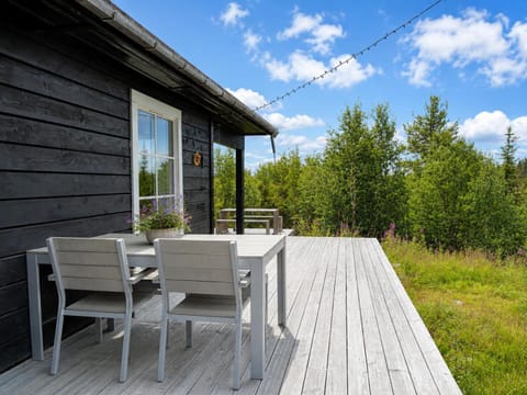 Property building, Patio, Spring, Day, Natural landscape, Garden, View (from property/room), Balcony/Terrace