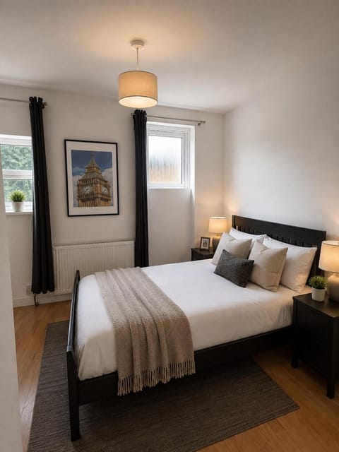 Bed, Photo of the whole room, Bedroom