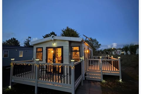 Property building, View (from property/room), Balcony/Terrace