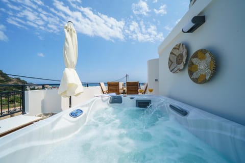 Day, Hot Tub, View (from property/room), Balcony/Terrace, Sea view