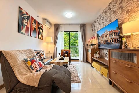 Communal lounge/ TV room, Living room