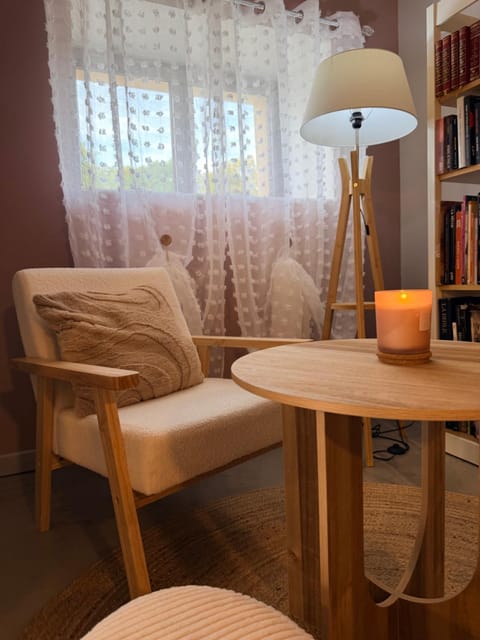 Library, Living room