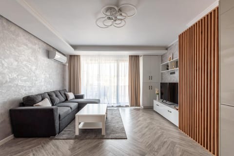 TV and multimedia, Living room, Seating area, Evening entertainment