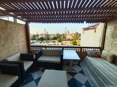 View (from property/room), Balcony/Terrace, Seating area
