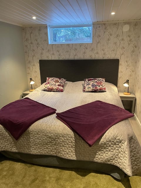 Property building, Photo of the whole room, Bedroom