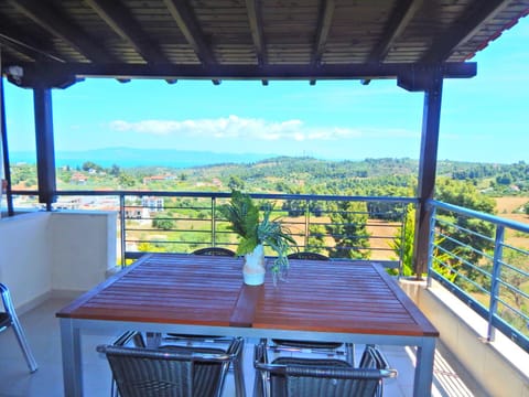 Balcony/Terrace, Balcony/Terrace, Mountain view